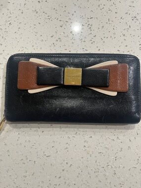 Marc Jacobs Black Leather Zip Wallet with Brown & Cream Bow